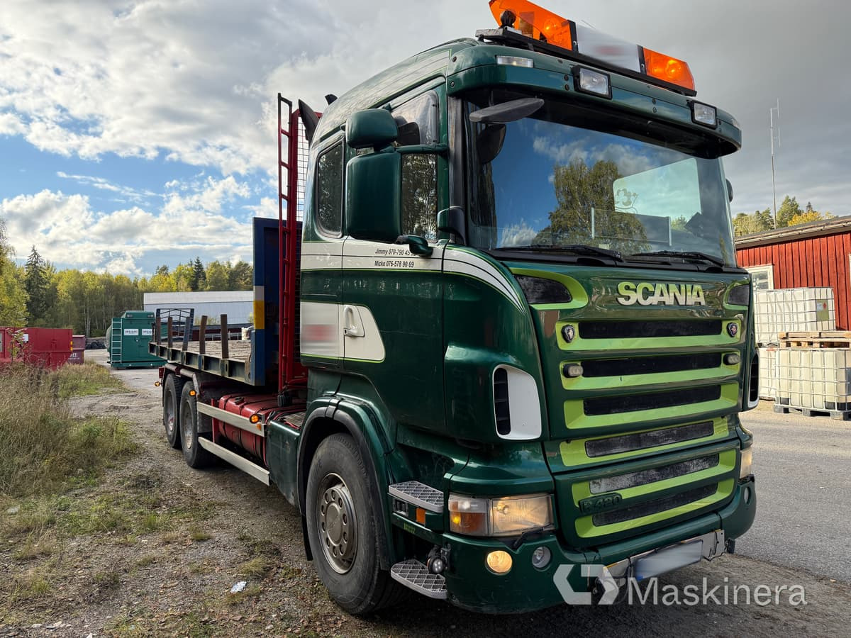 Lastväxlare Scania R420 6X4 Tridem med maskinflak och grusflak - شاحنة ذات خطاف: صورة 3 Lastväxlare Scania R420 6X4 Tridem med maskinflak och grusflak - شاحنة ذات خطاف: صورة 3