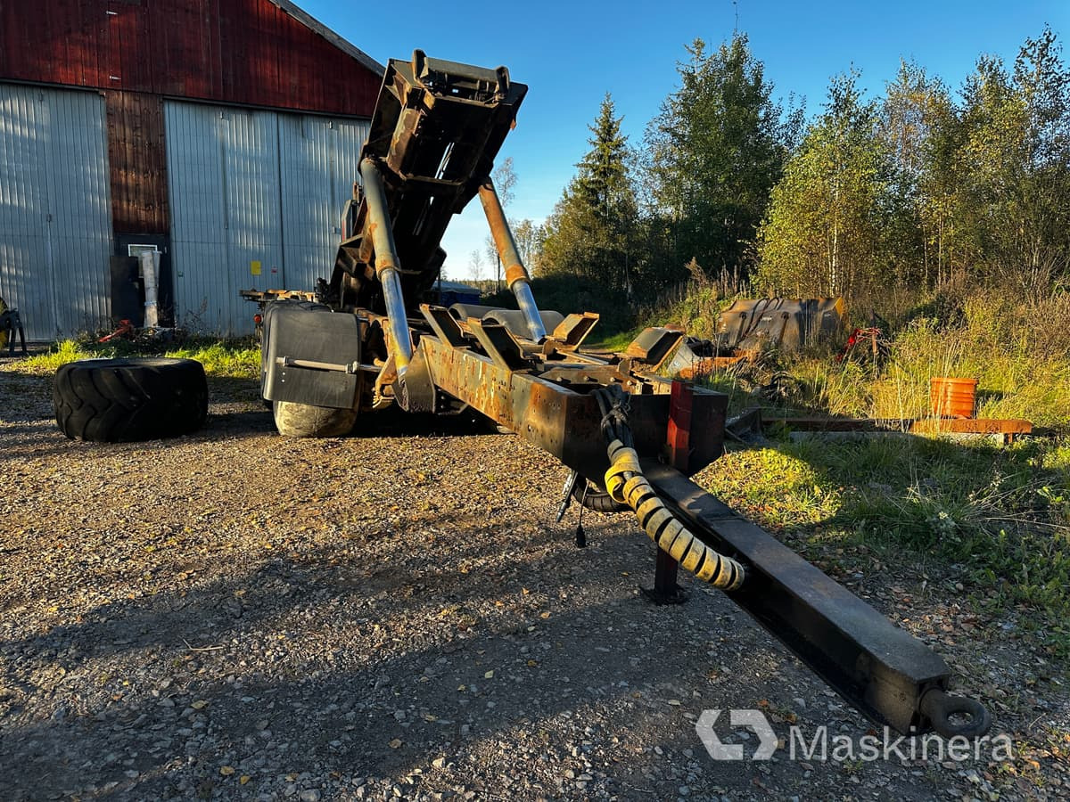 Livab kran Lastväxlarsläp Livab krok (Rep.Objekt) - آليات: صورة 1 Livab kran Lastväxlarsläp Livab krok (Rep.Objekt) - آليات: صورة 1