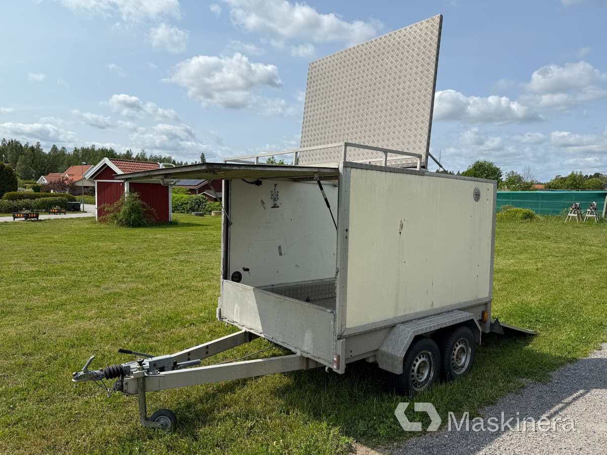 Öppningsbart Alu. kåpvagn, Bil & Plåtsläp 1700 - مقطورة صندوق مغلق: صورة 5 Öppningsbart Alu. kåpvagn, Bil & Plåtsläp 1700 - مقطورة صندوق مغلق: صورة 5