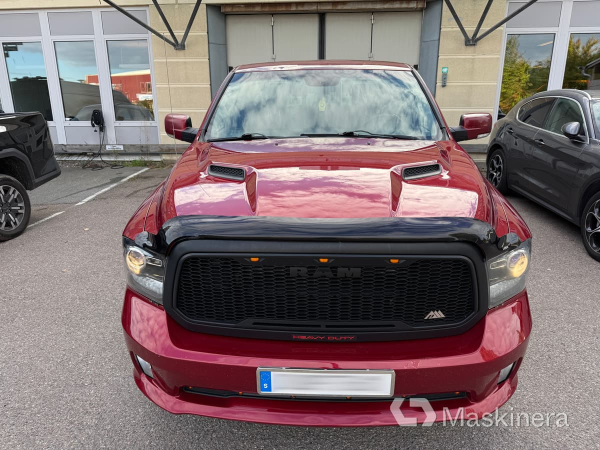 Pickup Dodge Ram 1500 Crew Cab 5.7L V8 HEMI - فان المدمجة: صورة 2 Pickup Dodge Ram 1500 Crew Cab 5.7L V8 HEMI - فان المدمجة: صورة 2