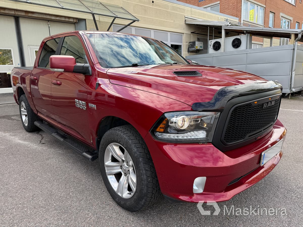 Pickup Dodge Ram 1500 Crew Cab 5.7L V8 HEMI - فان المدمجة: صورة 3 Pickup Dodge Ram 1500 Crew Cab 5.7L V8 HEMI - فان المدمجة: صورة 3