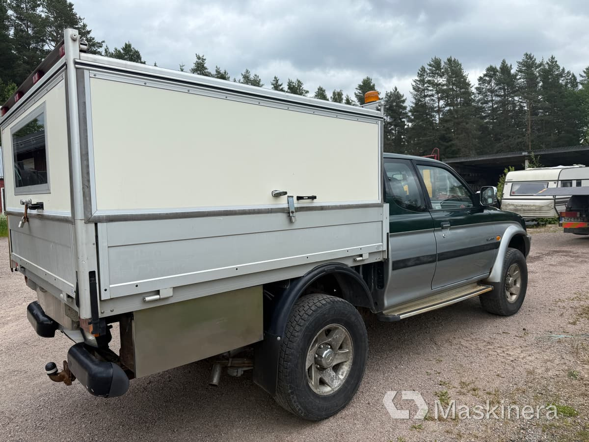 Pickup med skåp Mitsubishi L200 Club Cab 2.5 4x4 - فان المدمجة: صورة 5 Pickup med skåp Mitsubishi L200 Club Cab 2.5 4x4 - فان المدمجة: صورة 5