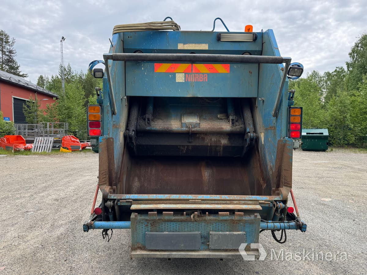Scania P94DB 4X2 NA 230 Sopbil Scania P94DB 4X2 Baklastare - شاحنة النفايات: صورة 4 Scania P94DB 4X2 NA 230 Sopbil Scania P94DB 4X2 Baklastare - شاحنة النفايات: صورة 4