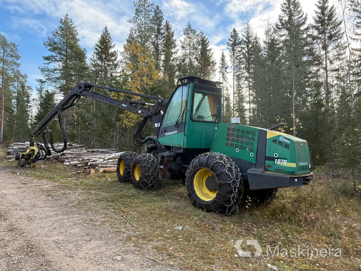 Skördare Timberjack 1070 - حصادة الأخشاب: صورة 4 Skördare Timberjack 1070 - حصادة الأخشاب: صورة 4