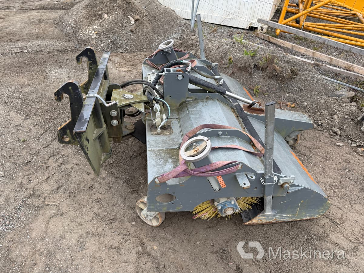 Sopvals med uppsamlare Fjärås FS 520 - سياره كنس شوارع: صورة 4 Sopvals med uppsamlare Fjärås FS 520 - سياره كنس شوارع: صورة 4