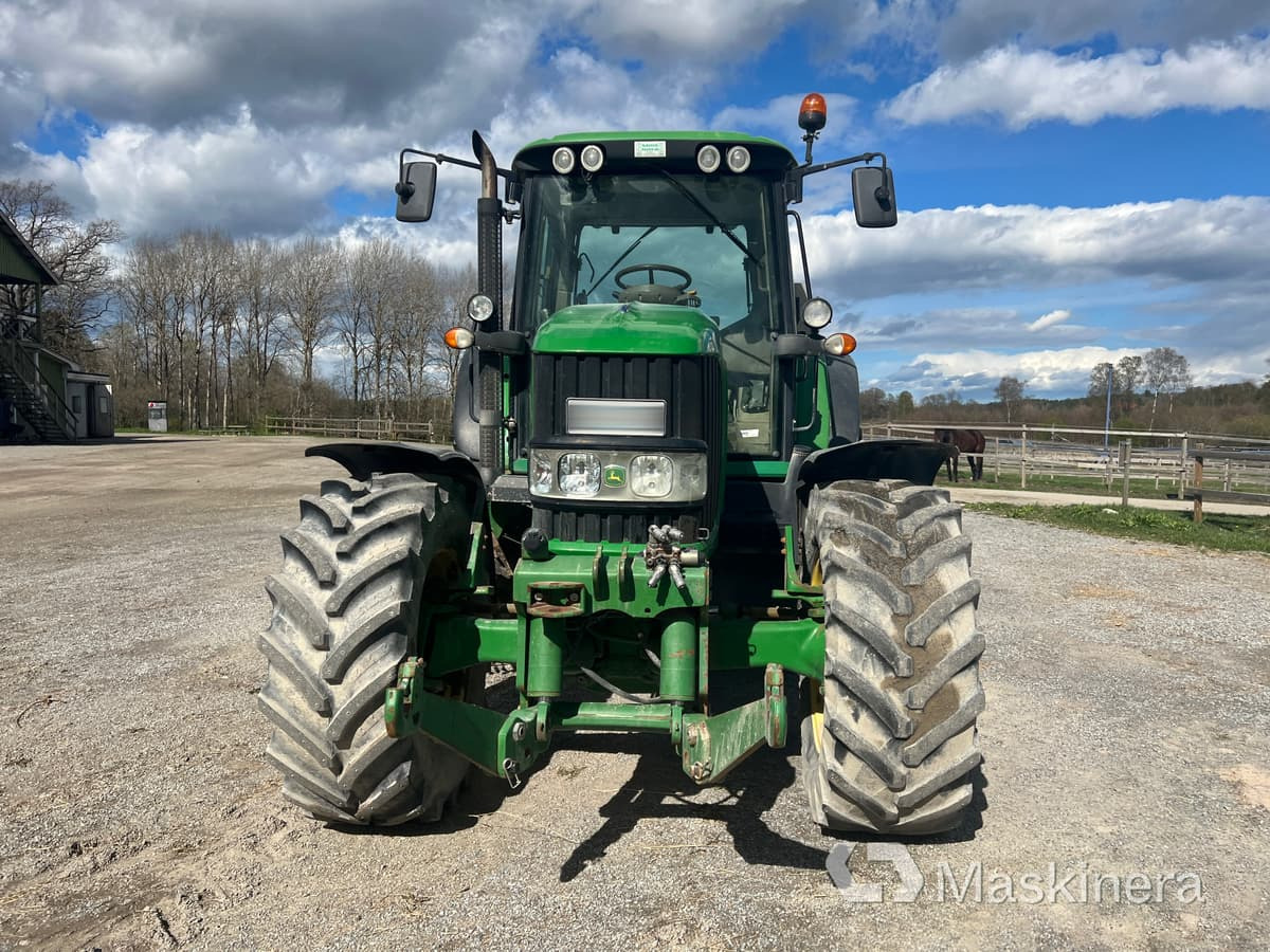 Traktor John Deere 6930 Premium med frontlyft - جرار: صورة 2 Traktor John Deere 6930 Premium med frontlyft - جرار: صورة 2
