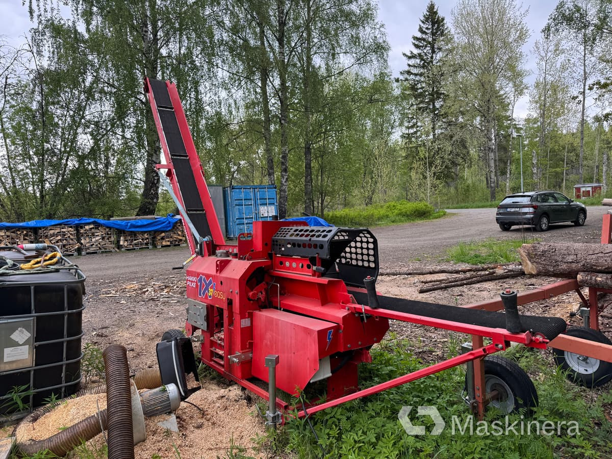 Vedmaskin Hakki Pilke 1X37 med stockbord - معدات الغابات: صورة 4 Vedmaskin Hakki Pilke 1X37 med stockbord - معدات الغابات: صورة 4