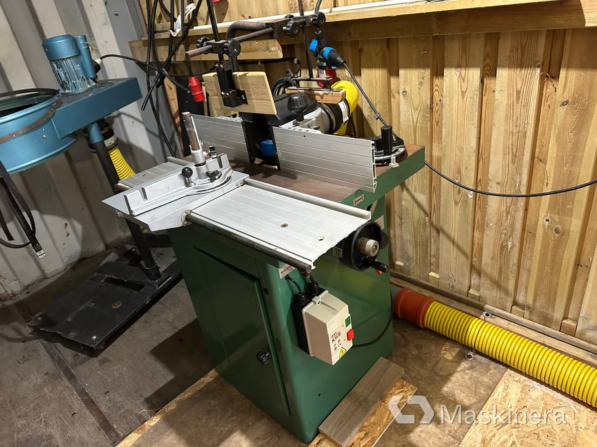 Vertikalfräs KUFO SK-28SP med LUNA spånsug - آلة النجارة: صورة 2 Vertikalfräs KUFO SK-28SP med LUNA spånsug - آلة النجارة: صورة 2