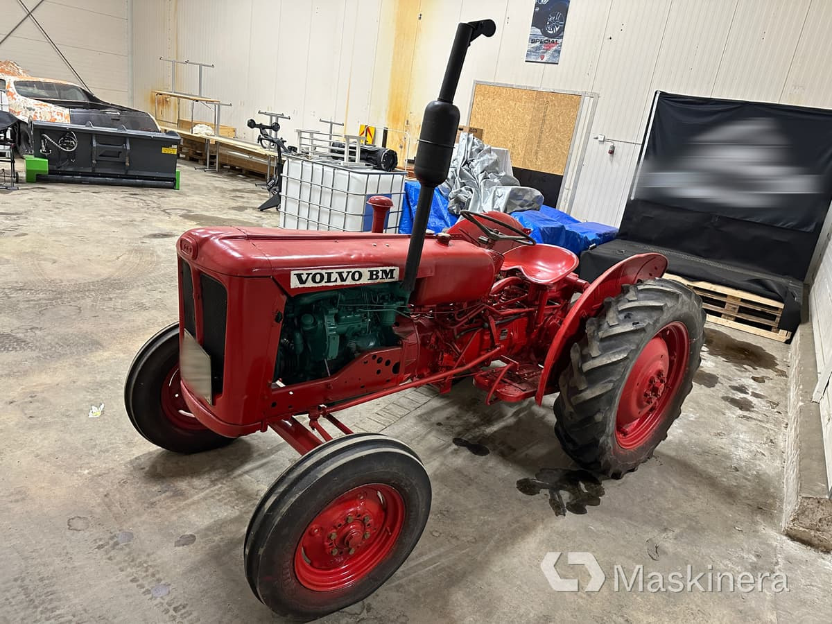 Veterantraktor Volvo BM 320 - جرار: صورة 3 Veterantraktor Volvo BM 320 - جرار: صورة 3