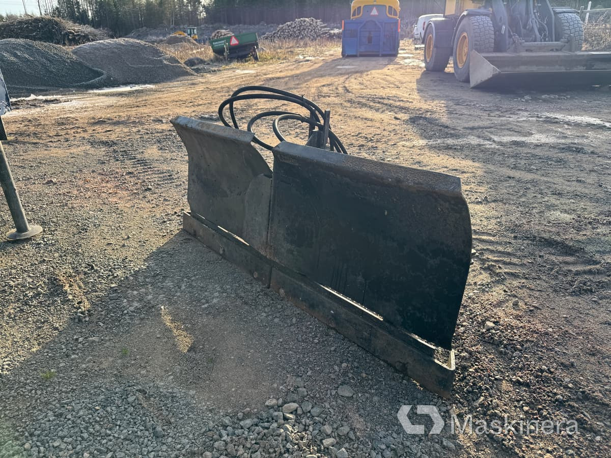 Vikplog / Snöblad 3-punktsfäste - كاسحة ثلوج: صورة 1 Vikplog / Snöblad 3-punktsfäste - كاسحة ثلوج: صورة 1