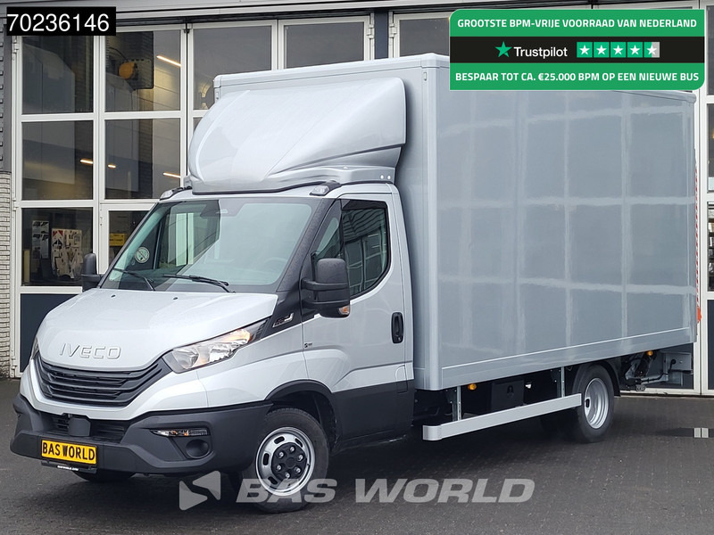 Iveco Daily 35C18 2025 MODEL Automaat 1000kg Laadklep ACC Navi Airco Zijdeur Bakwagen Meubelbak Koffer 22m3 Airco - شاحنة مغلقة الصندوق: صورة 1 Iveco Daily 35C18 2025 MODEL Automaat 1000kg Laadklep ACC Navi Airco Zijdeur Bakwagen Meubelbak Koffer 22m3 Airco - شاحنة مغلقة الصندوق: صورة 1