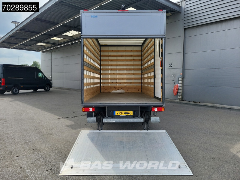 Iveco Daily 35C18 3.0L 180PK Automaat Bakwagen Dhollandia Laadklep Lat om Lat Zijdeur Navi Camera Airco Cruise Koffer Meubelbak 22m3 Airco C - شاحنة مغلقة الصندوق: صورة 3 Iveco Daily 35C18 3.0L 180PK Automaat Bakwagen Dhollandia Laadklep Lat om Lat Zijdeur Navi Camera Airco Cruise Koffer Meubelbak 22m3 Airco C - شاحنة مغلقة الصندوق: صورة 3