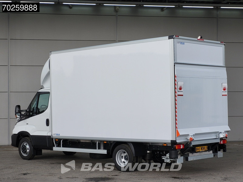 Iveco Daily 35C18 3.0L Automaat Luchtvering Laadklep Zijdeur Dubbellucht Bakwagen 180PK LED Airco Cruise Camera Lat om Lat D'Hollandia Euro6 - شاحنة مغلقة الصندوق: صورة 2 Iveco Daily 35C18 3.0L Automaat Luchtvering Laadklep Zijdeur Dubbellucht Bakwagen 180PK LED Airco Cruise Camera Lat om Lat D'Hollandia Euro6 - شاحنة مغلقة الصندوق: صورة 2