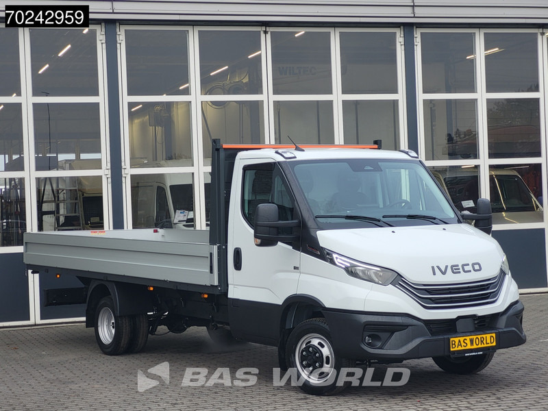 Iveco Daily 35C18 3.0L Automaat Nwe model 2025 Open laadbak Navi ACC LED 3,5T Trekvermogen Pritsche Pickup Airco - شاحنة مفتوحة: صورة 3 Iveco Daily 35C18 3.0L Automaat Nwe model 2025 Open laadbak Navi ACC LED 3,5T Trekvermogen Pritsche Pickup Airco - شاحنة مفتوحة: صورة 3