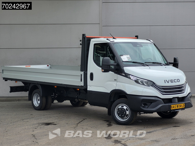 Iveco Daily 35C18 3.0L Automaat Nwe model 2025 Open laadbak Navi ACC LED 3,5T Trekvermogen Pritsche Pickup Airco - شاحنة مفتوحة: صورة 3 Iveco Daily 35C18 3.0L Automaat Nwe model 2025 Open laadbak Navi ACC LED 3,5T Trekvermogen Pritsche Pickup Airco - شاحنة مفتوحة: صورة 3