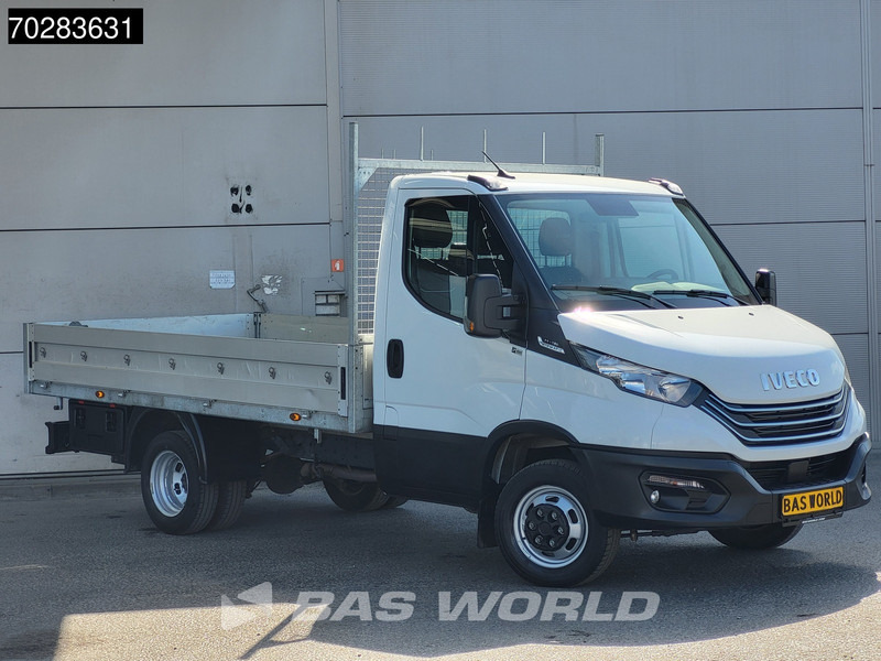 Iveco Daily 35C18 3.0L Open Laadbak Dubbellucht 3,5t Trekhaak Airco Cruise Camera Parkeersensoren Euro6 Meubelbak Koffer Airco Trekhaak Crui - شاحنة مفتوحة: صورة 3 Iveco Daily 35C18 3.0L Open Laadbak Dubbellucht 3,5t Trekhaak Airco Cruise Camera Parkeersensoren Euro6 Meubelbak Koffer Airco Trekhaak Crui - شاحنة مفتوحة: صورة 3