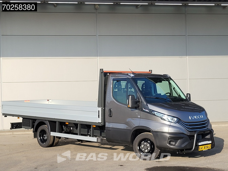 Iveco Daily 35C21 3.0 210PK Black Edition 2025model Open laadbak CarPlay ACC LED 3,5T Trekvermogen Pritsche Pickup Airco - شاحنة مفتوحة: صورة 5 Iveco Daily 35C21 3.0 210PK Black Edition 2025model Open laadbak CarPlay ACC LED 3,5T Trekvermogen Pritsche Pickup Airco - شاحنة مفتوحة: صورة 5