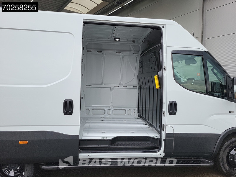 Iveco Daily 35C21 3.0L Automaat 2025 Black Edition model Dubbellucht L2H2 LED ACC CarPlay Camera Parkeersensoren 12m3 Airco Iveco Daily 35C21 3.0L Automaat 2025 Black Edition model Dubbellucht L2H2 LED ACC CarPlay Camera Parkeersensoren 12m3 Airco: صورة 18