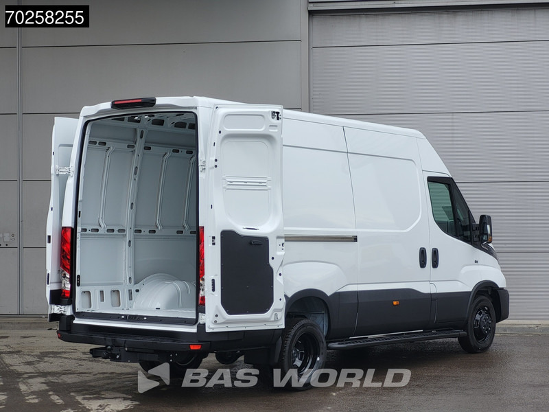 Iveco Daily 35C21 3.0L Automaat 2025 Black Edition model Dubbellucht L2H2 LED ACC CarPlay Camera Parkeersensoren 12m3 Airco Iveco Daily 35C21 3.0L Automaat 2025 Black Edition model Dubbellucht L2H2 LED ACC CarPlay Camera Parkeersensoren 12m3 Airco: صورة 6