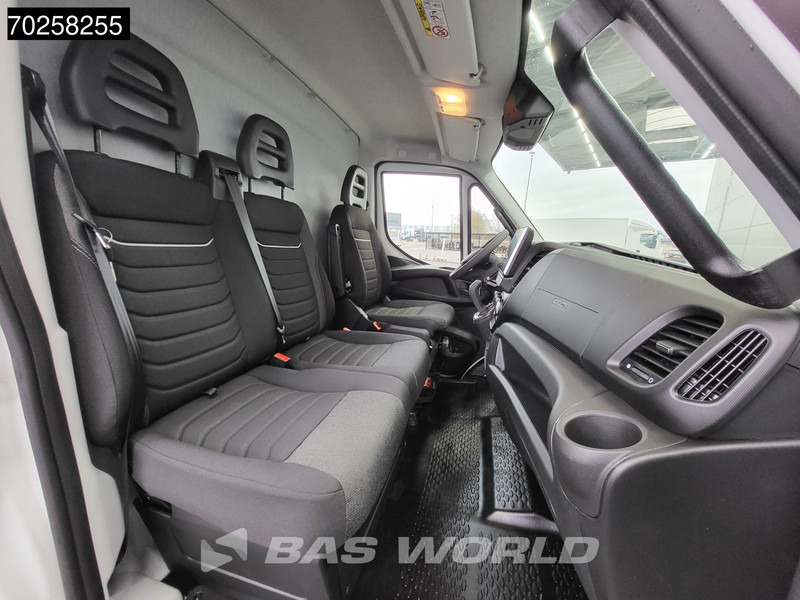 Iveco Daily 35C21 3.0L Automaat 2025 Black Edition model Dubbellucht L2H2 LED ACC CarPlay Camera Parkeersensoren 12m3 Airco Iveco Daily 35C21 3.0L Automaat 2025 Black Edition model Dubbellucht L2H2 LED ACC CarPlay Camera Parkeersensoren 12m3 Airco: صورة 15