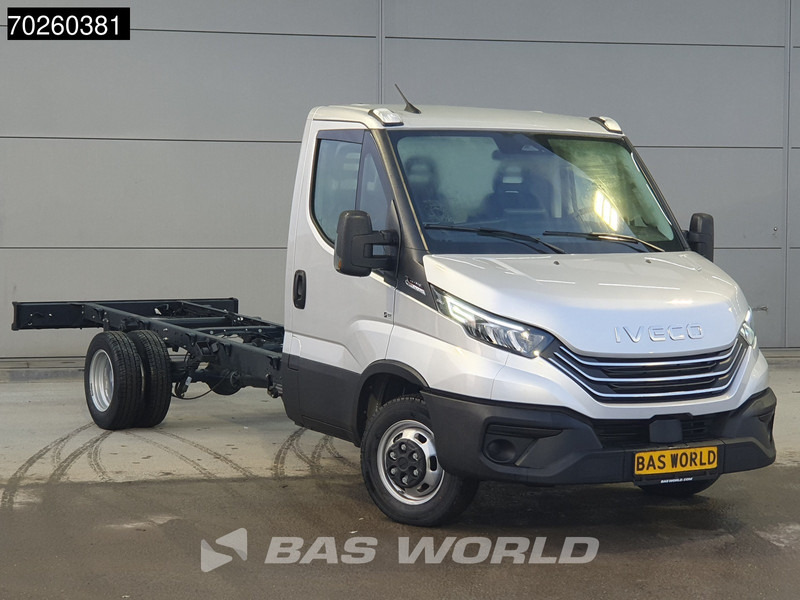Iveco Daily 35C21 Automaat 410wb Dubbellucht 2025model Chassis Cabine ACC Fahrgestell Airco - شاحنة التوصيل: صورة 2 Iveco Daily 35C21 Automaat 410wb Dubbellucht 2025model Chassis Cabine ACC Fahrgestell Airco - شاحنة التوصيل: صورة 2