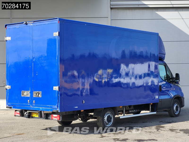 Iveco Daily 35S14 Automaat 488cm lang Bakwagen Achterdeuren Airco Cruise Camera Euro6 Meubelbak Koffer 23m3 Airco Cruise control - شاحنة مغلقة الصندوق: صورة 5 Iveco Daily 35S14 Automaat 488cm lang Bakwagen Achterdeuren Airco Cruise Camera Euro6 Meubelbak Koffer 23m3 Airco Cruise control - شاحنة مغلقة الصندوق: صورة 5
