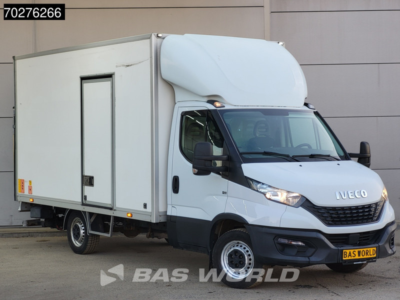 Iveco Daily 35S14 Automaat Laadklep Bakwagen Zijdeur Airco Cruise Meubelbak Koffer Airco Cruise control - شاحنة مغلقة الصندوق: صورة 3 Iveco Daily 35S14 Automaat Laadklep Bakwagen Zijdeur Airco Cruise Meubelbak Koffer Airco Cruise control - شاحنة مغلقة الصندوق: صورة 3