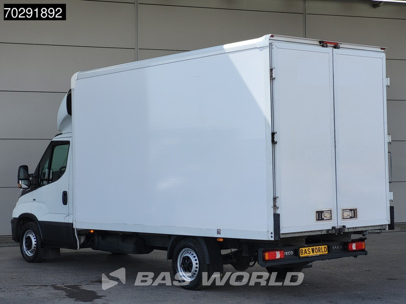 Iveco Daily 35S16 Automaat Bakwagen Achterdeuren 160PK Airco Camera Euro6 Meubelbak Koffer 21m3 Airco - شاحنة مغلقة الصندوق: صورة 2 Iveco Daily 35S16 Automaat Bakwagen Achterdeuren 160PK Airco Camera Euro6 Meubelbak Koffer 21m3 Airco - شاحنة مغلقة الصندوق: صورة 2
