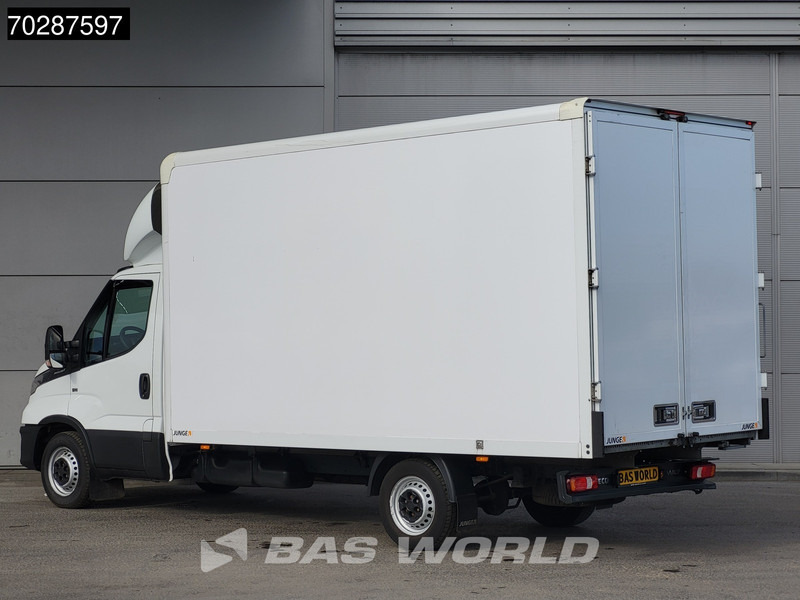 Iveco Daily 35S16 Automaat Bakwagen Achterdeuren Airco Camera Euro6 Meubelbak Koffer 21m3 Airco - شاحنة مغلقة الصندوق: صورة 2 Iveco Daily 35S16 Automaat Bakwagen Achterdeuren Airco Camera Euro6 Meubelbak Koffer 21m3 Airco - شاحنة مغلقة الصندوق: صورة 2