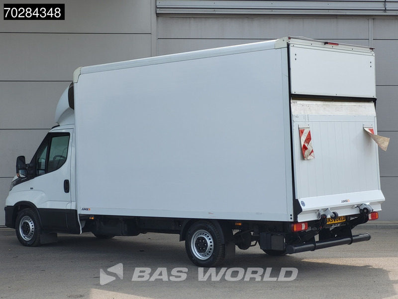 Iveco Daily 35S16 Automaat Laadklep Bakwagen 160PK Airco Camera Euro6 Meubelbak Koffer 21m3 Airco - شاحنة مغلقة الصندوق: صورة 2 Iveco Daily 35S16 Automaat Laadklep Bakwagen 160PK Airco Camera Euro6 Meubelbak Koffer 21m3 Airco - شاحنة مغلقة الصندوق: صورة 2