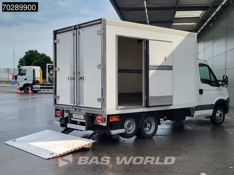 Iveco Daily 40C15 BE-Combi 75Plus Koelwagen Laadklep Carrier Xarios 350 Zijdeur Achterdeuren Airco Cruise Camera Koel Koeler Kühl Kühler Küh - شاحنة مُبرّدة للتوصيل: صورة 3 Iveco Daily 40C15 BE-Combi 75Plus Koelwagen Laadklep Carrier Xarios 350 Zijdeur Achterdeuren Airco Cruise Camera Koel Koeler Kühl Kühler Küh - شاحنة مُبرّدة للتوصيل: صورة 3