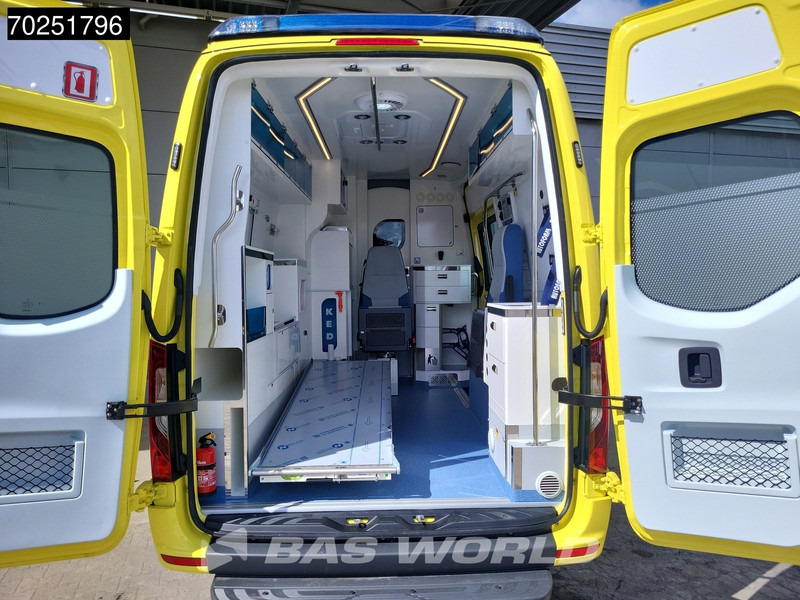 Mercedes-Benz Sprinter 319 CDI Automaat L2H2 New! Ambulance Ziekenwagen Rettungswagen Krankenwagen 10m3 Airco Cruise control - سيارة اسعاف: صورة 3 Mercedes-Benz Sprinter 319 CDI Automaat L2H2 New! Ambulance Ziekenwagen Rettungswagen Krankenwagen 10m3 Airco Cruise control - سيارة اسعاف: صورة 3