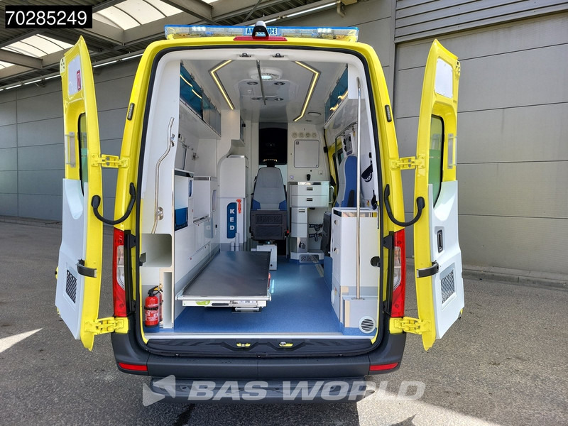 Mercedes-Benz Sprinter 319 CDI Automaat Nieuw! Complete Ambulance Ziekenwagen Rettungswagen Krankenwagen 11m3 Airco Cruise control - سيارة اسعاف: صورة 3 Mercedes-Benz Sprinter 319 CDI Automaat Nieuw! Complete Ambulance Ziekenwagen Rettungswagen Krankenwagen 11m3 Airco Cruise control - سيارة اسعاف: صورة 3