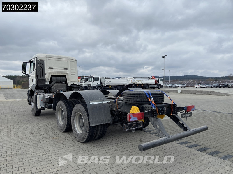 MAN TGS 33.400 6X4 NEW 6x4 chassis Big-Axle Manual Airco EURO 2 - شاحنة هيكل كابينة: صورة 2 MAN TGS 33.400 6X4 NEW 6x4 chassis Big-Axle Manual Airco EURO 2 - شاحنة هيكل كابينة: صورة 2