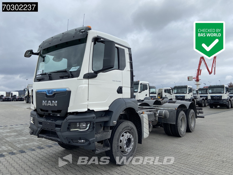 MAN TGS 33.400 6X4 NEW 6x4 chassis Big-Axle Manual Airco EURO 2 - شاحنة هيكل كابينة: صورة 1 MAN TGS 33.400 6X4 NEW 6x4 chassis Big-Axle Manual Airco EURO 2 - شاحنة هيكل كابينة: صورة 1
