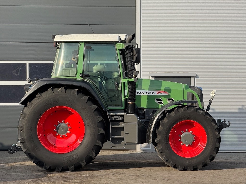 Fendt 820 Vario TMS - جرار: صورة 4 Fendt 820 Vario TMS - جرار: صورة 4