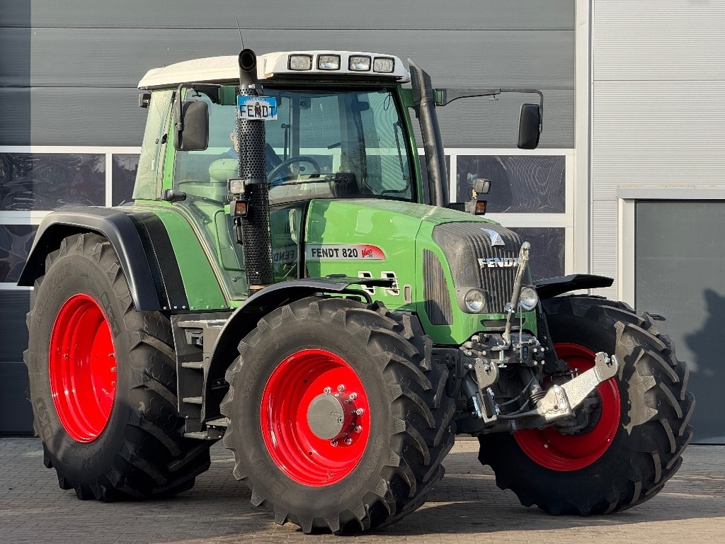 Fendt 820 Vario TMS - جرار: صورة 1 Fendt 820 Vario TMS - جرار: صورة 1