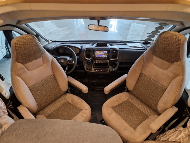 Carthago C1-Tourer T 145 RB-LE lightweight 3.5t - موتر هوم متكامل: صورة 5 Carthago C1-Tourer T 145 RB-LE lightweight 3.5t - موتر هوم متكامل: صورة 5