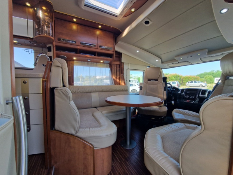 Carthago Chic E-Line 44 - موتر هوم متكامل: صورة 4 Carthago Chic E-Line 44 - موتر هوم متكامل: صورة 4