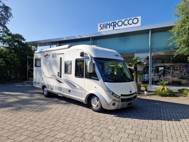 Carthago Chic E-Line 44 - موتر هوم متكامل: صورة 1 Carthago Chic E-Line 44 - موتر هوم متكامل: صورة 1