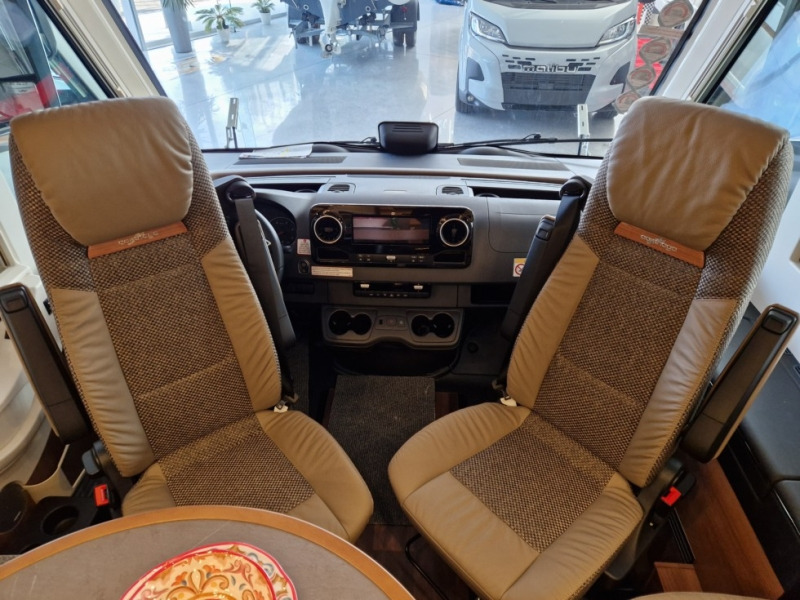 Carthago Chic E-Line I 64 XL QB Mercedes - موتر هوم متكامل: صورة 5 Carthago Chic E-Line I 64 XL QB Mercedes - موتر هوم متكامل: صورة 5