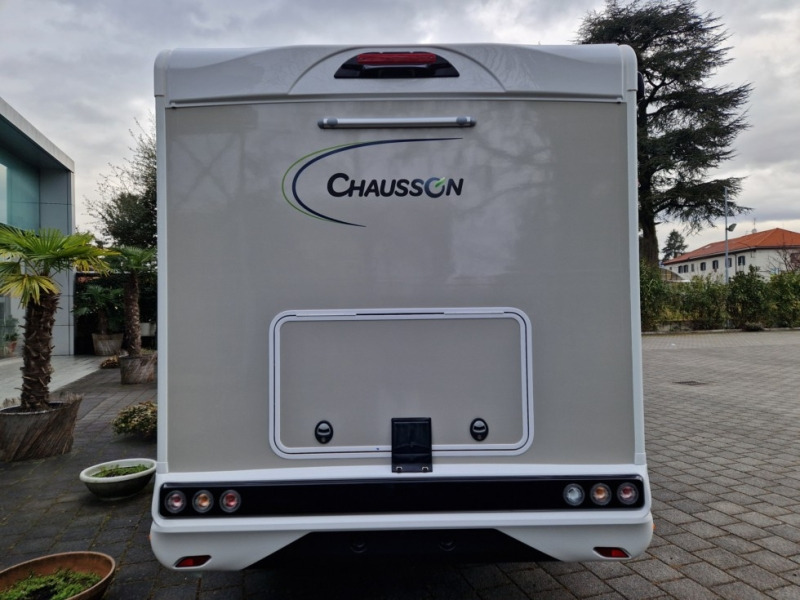 Chausson 788 Titanium Ultimate Ford M24 - موتر هوم شبه متكامل: صورة 3 Chausson 788 Titanium Ultimate Ford M24 - موتر هوم شبه متكامل: صورة 3