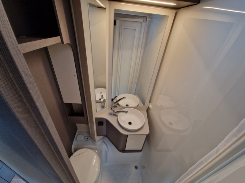 Etrusco T 6.9 SB - موتر هوم شبه متكامل: صورة 2 Etrusco T 6.9 SB - موتر هوم شبه متكامل: صورة 2