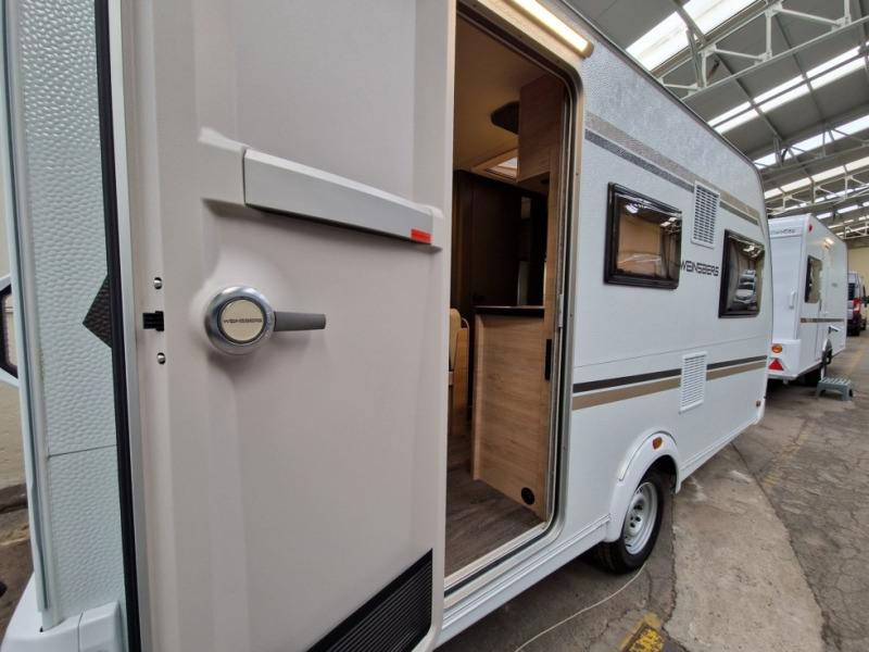 Weinsberg CaraOne 420 QD - كرفان سحب: صورة 3 Weinsberg CaraOne 420 QD - كرفان سحب: صورة 3