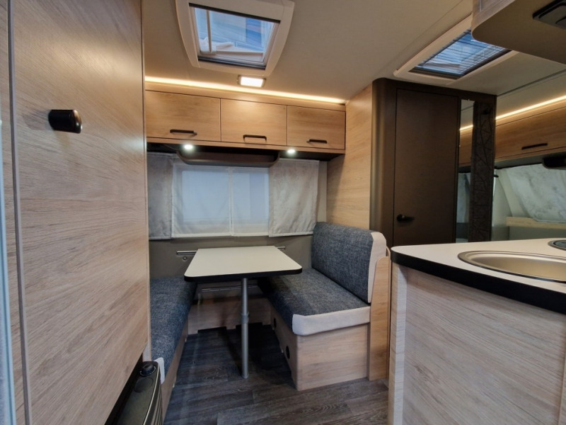 Weinsberg CaraOne 420 QD - كرفان سحب: صورة 4 Weinsberg CaraOne 420 QD - كرفان سحب: صورة 4