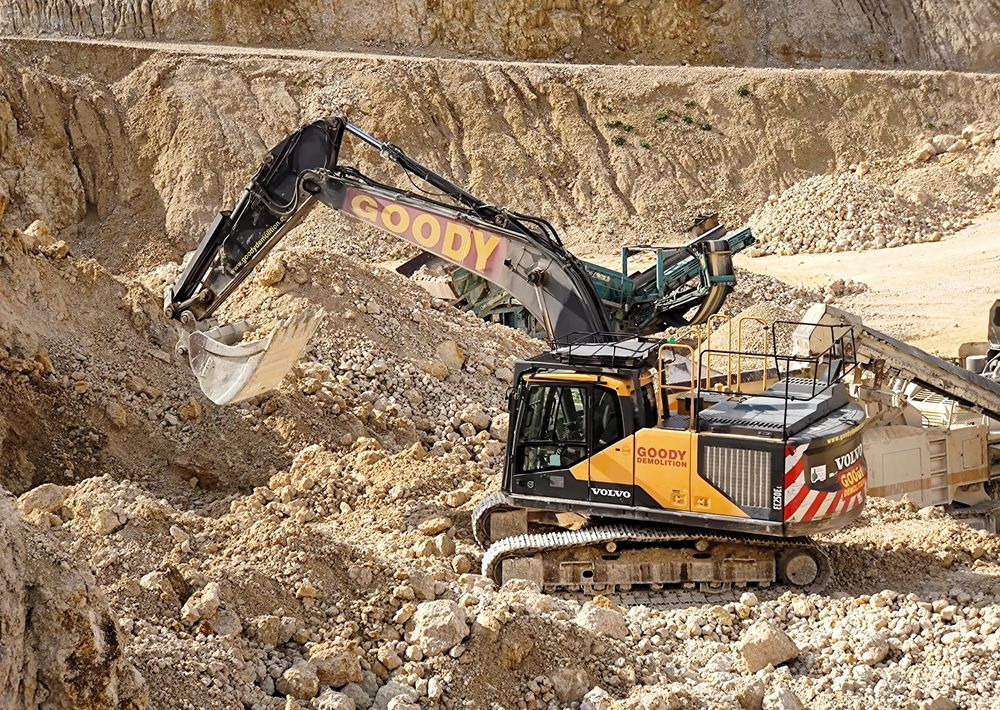 Volvo EC 250 EL - حفار زحاف: صورة 1 Volvo EC 250 EL - حفار زحاف: صورة 1