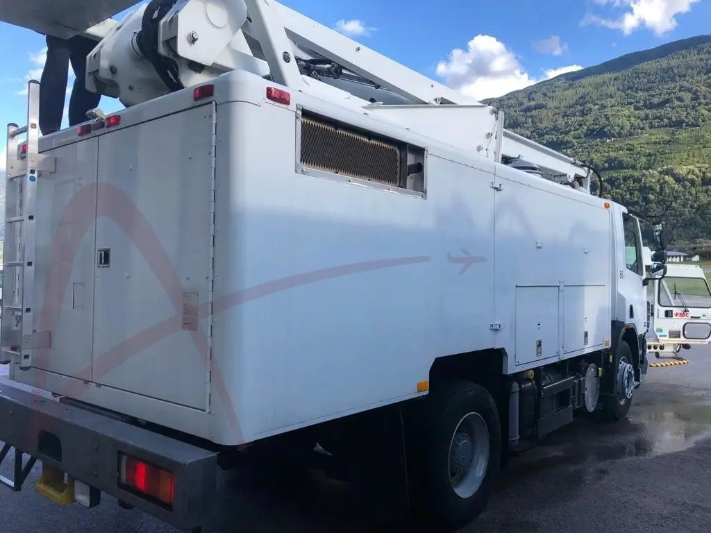 FMC LMD 2000 - ماكينة إزالة الجليد عن الطائرات: صورة 3 FMC LMD 2000 - ماكينة إزالة الجليد عن الطائرات: صورة 3