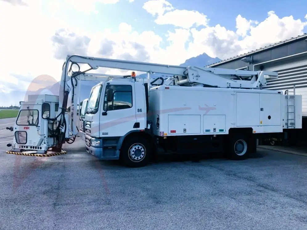 FMC LMD 2000 - ماكينة إزالة الجليد عن الطائرات: صورة 2 FMC LMD 2000 - ماكينة إزالة الجليد عن الطائرات: صورة 2