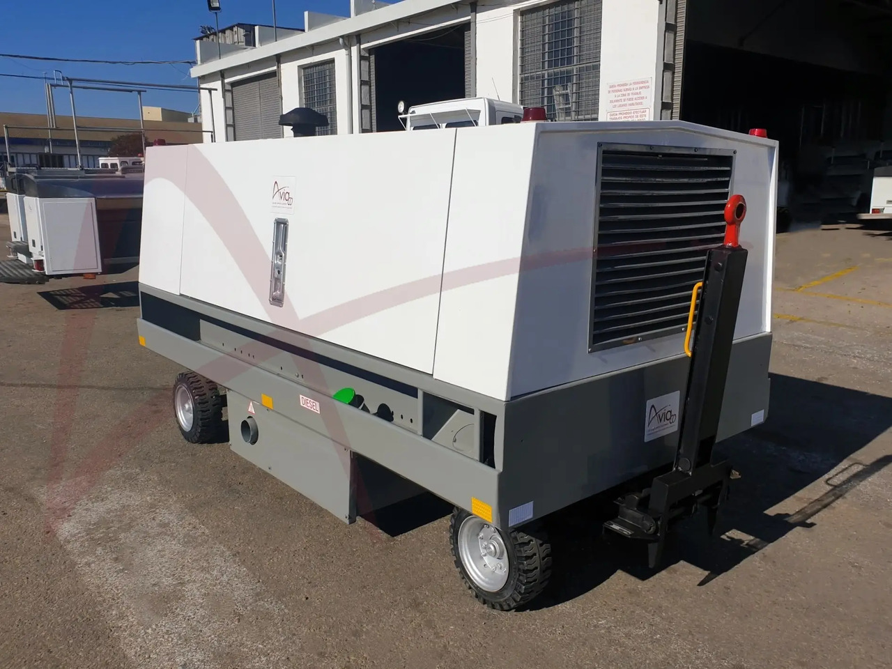 HITZINGER 100MDI1 - وحدة الطاقة الأرضية للطائرات: صورة 2 HITZINGER 100MDI1 - وحدة الطاقة الأرضية للطائرات: صورة 2