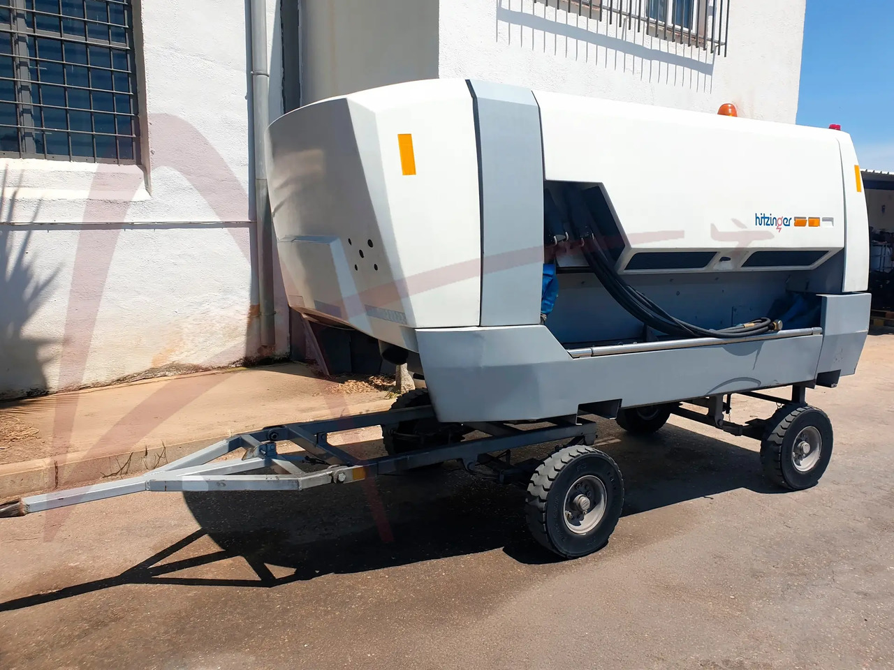 HITZINGER GPU-140SD-E18-28 - وحدة الطاقة الأرضية للطائرات: صورة 1 HITZINGER GPU-140SD-E18-28 - وحدة الطاقة الأرضية للطائرات: صورة 1